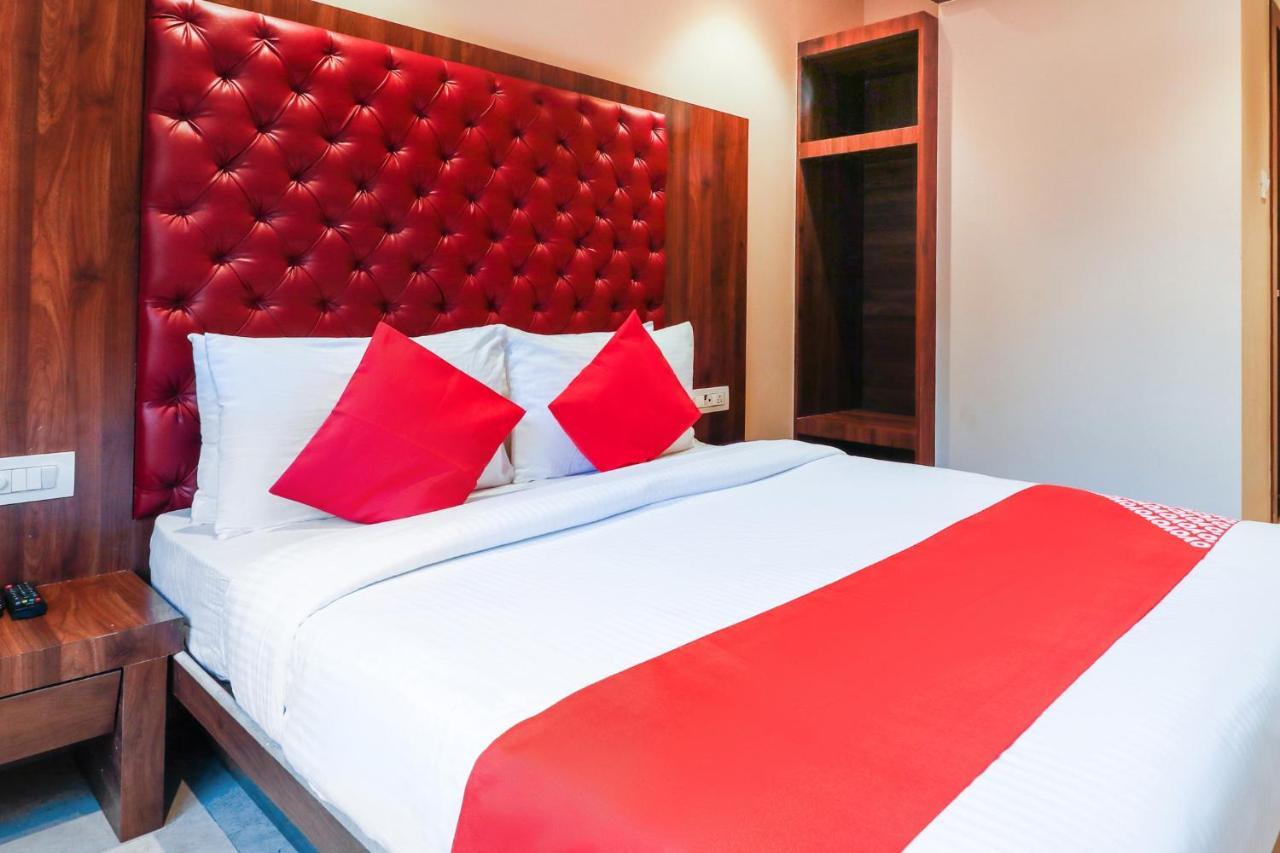Oyo 70475 Hotel Sea Breeze Mumbai Exterior photo